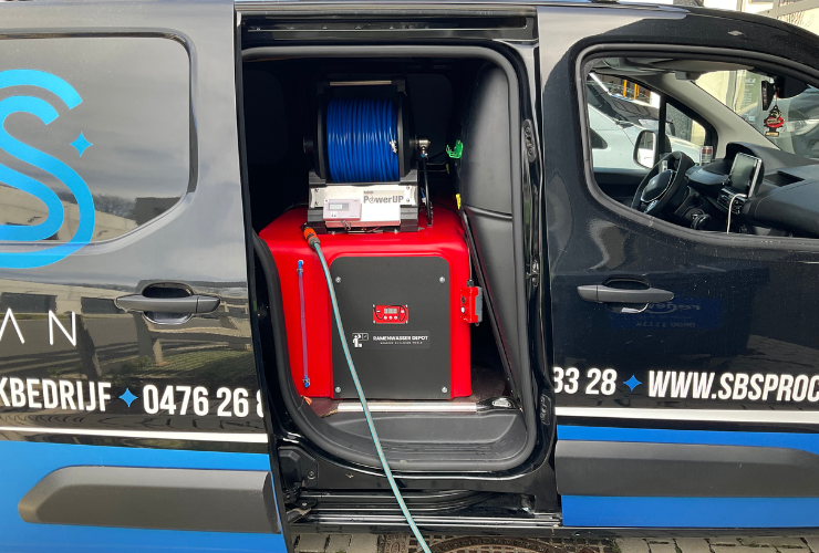 Badass systems installation in van (1)